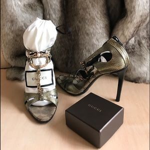 Gucci heels with T strap Metal crystal/pearl bow